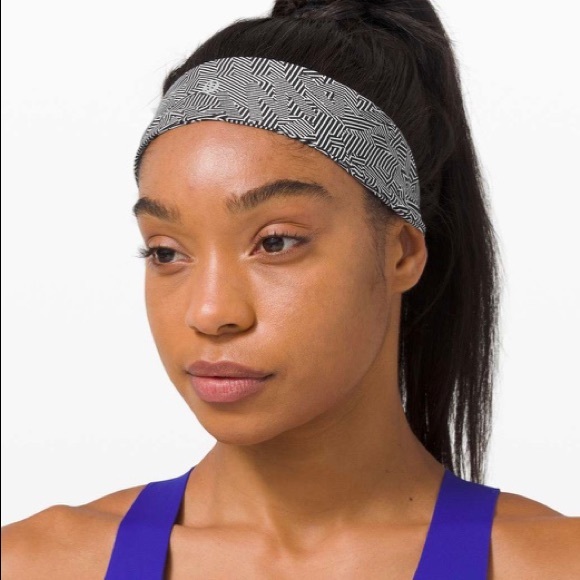 Brand new lululemon seawheeze headband - Picture 1 of 2